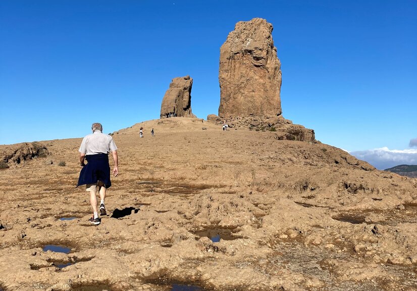 Wanderer am Weg zum Roque Nublo | © Flughafen Linz