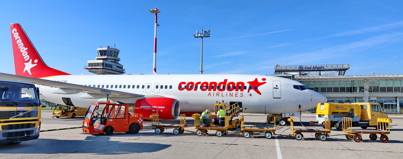 B737 der Corendon beim Gepäckeinladen | © Linz Airport