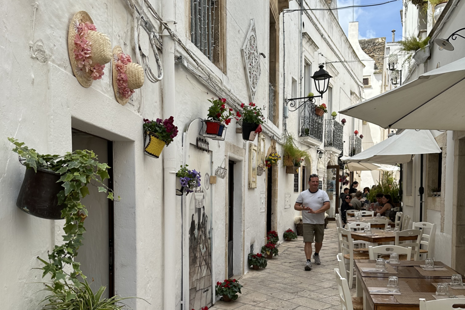 Charmante Gasse in Alberobello | © Linz Airport