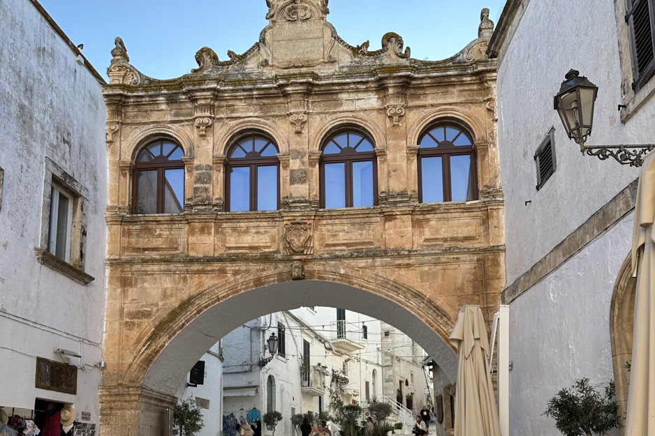 Brücke in Martina Franca, der Seufzerbrücke von Venedig nachempfunden | © Linz Airport