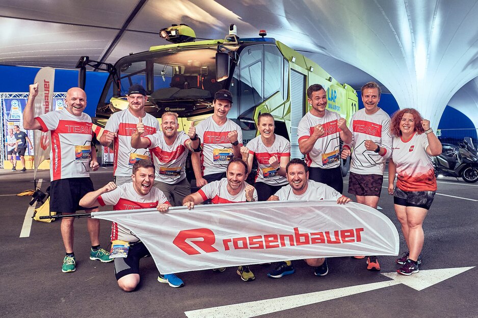 Läufergruppe von Firma Rosenbauer | © Mathias Lauringer