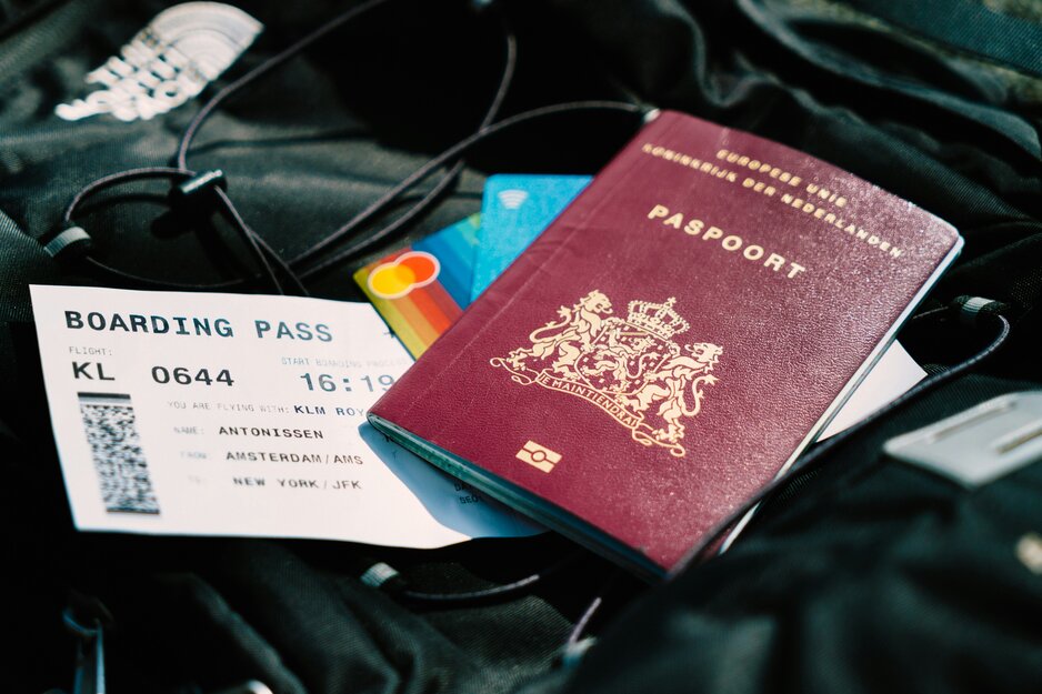 Bording- und Reisepass auf Reisetasche | © Unsplash