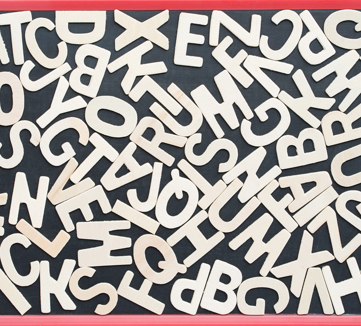 ABC auf schwarzer Tafel | © Envato Elements