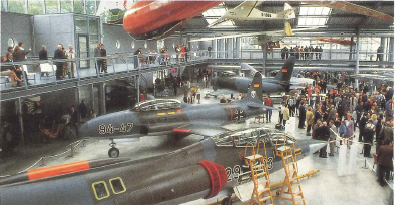 Besuch 1985 eines Flugzeugmuseums | © Linz Airport
