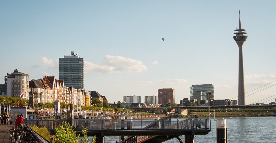 Blick auf Düsseldorf vom Rhein | © Unsplash