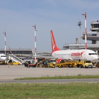 Am Vorfeld Corendon Airlines und Eurowings