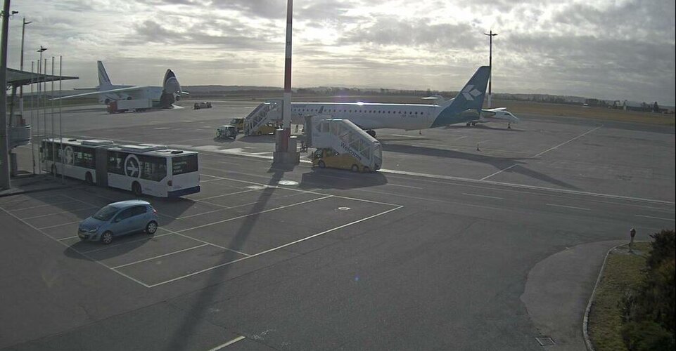LiveBilder vom Flughafen cams am Linz Airport